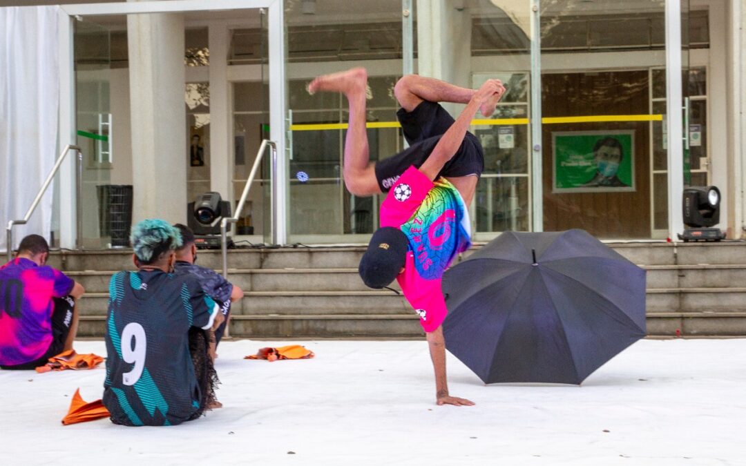 Clarín Cia de Dança apresenta espetáculo inspirado no movimento funk no Teatro Alfredo Mesquita